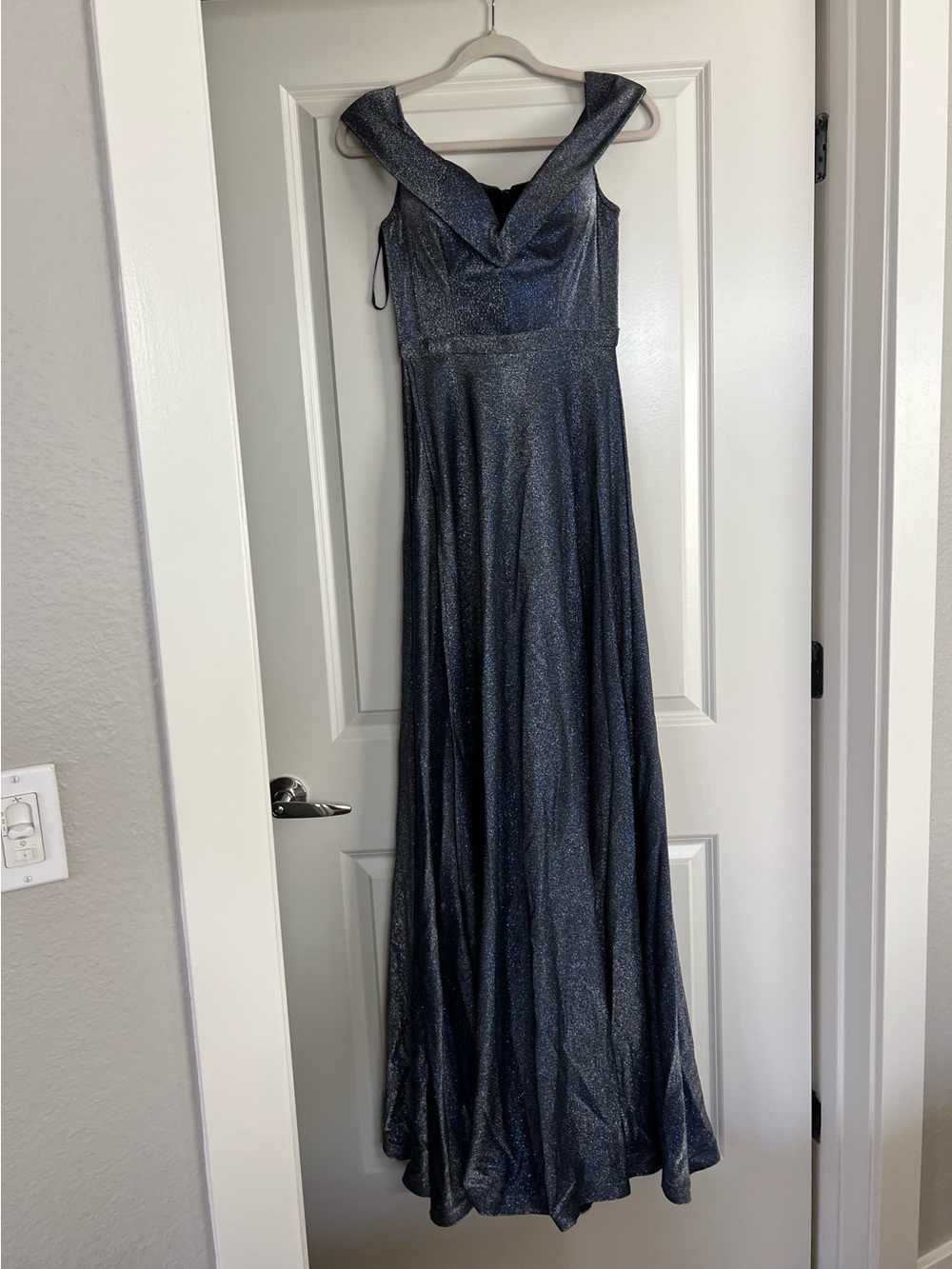 Off-Shoulder Navy Blue Sparkle Evening Gown - size 36 - Picture 2 of 8